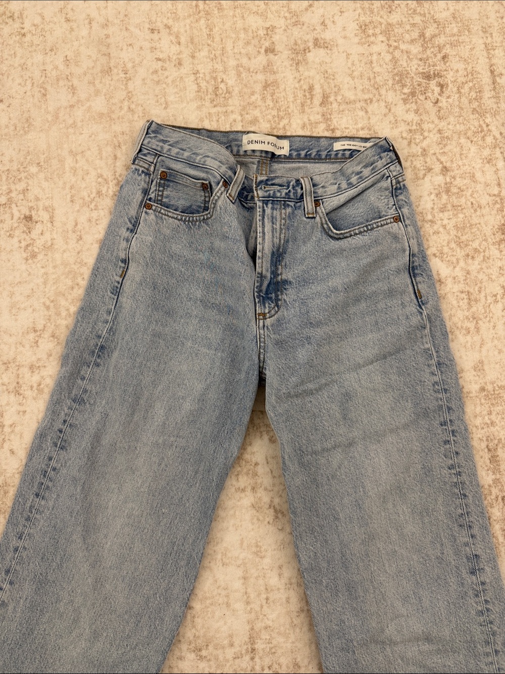 Aritzia Light Blue Straight-Leg Jeans